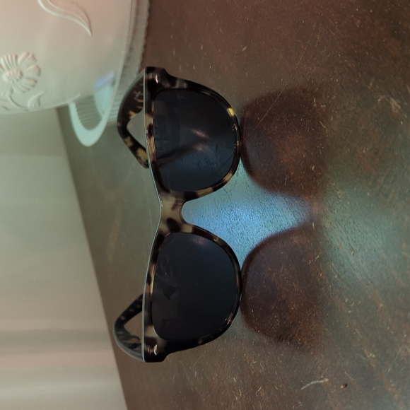 Foster Grant sunglasses - Picture 2 of 7